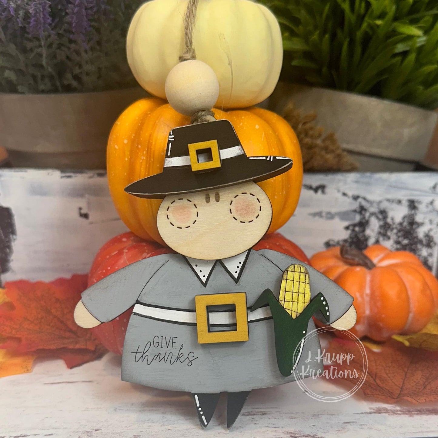 Adorable Chubby Pilgrim Ornaments for Thanksgiving - Farmhouse Charm