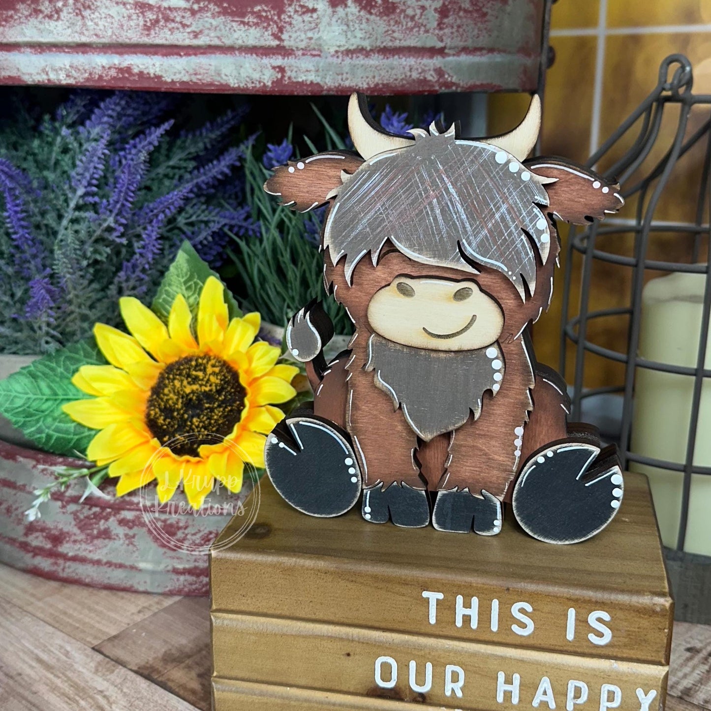 Adorable Highland Cow Wooden Figurine - Charming Desk or Shelf Accessory