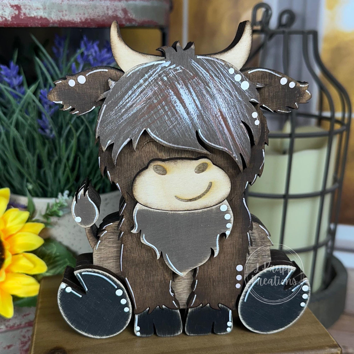 Adorable Highland Cow Wooden Figurine - Charming Desk or Shelf Accessory