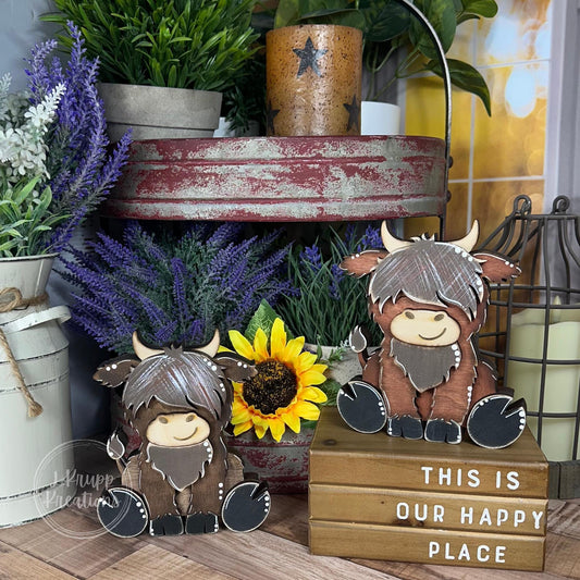 Adorable Highland Cow Wooden Figurine - Charming Desk or Shelf Accessory