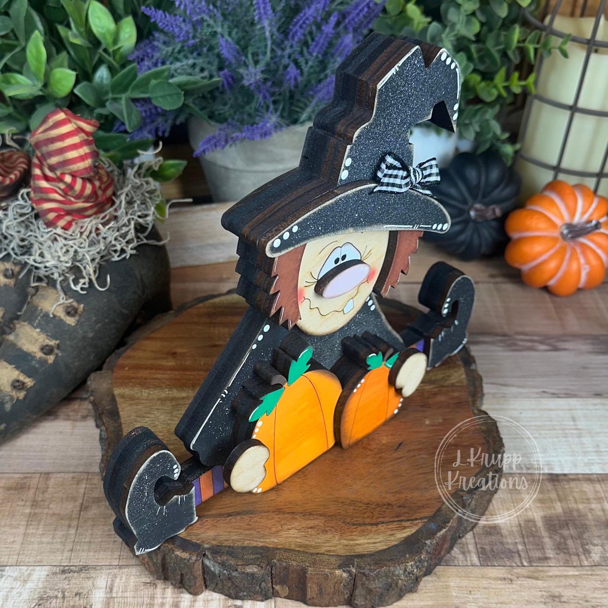 Rustic Hand-Painted Wooden Witch with Pumpkins – Adorable Fall & Halloween Decor