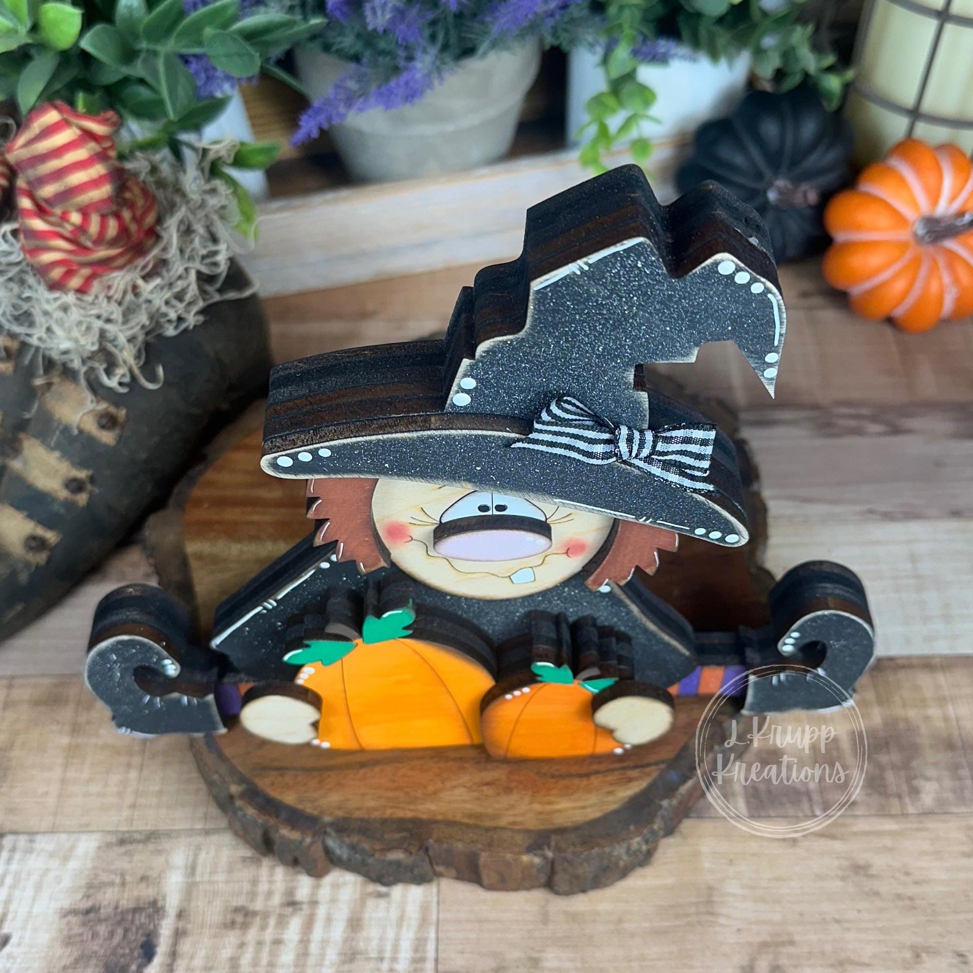 Rustic Hand-Painted Wooden Witch with Pumpkins – Adorable Fall & Halloween Decor