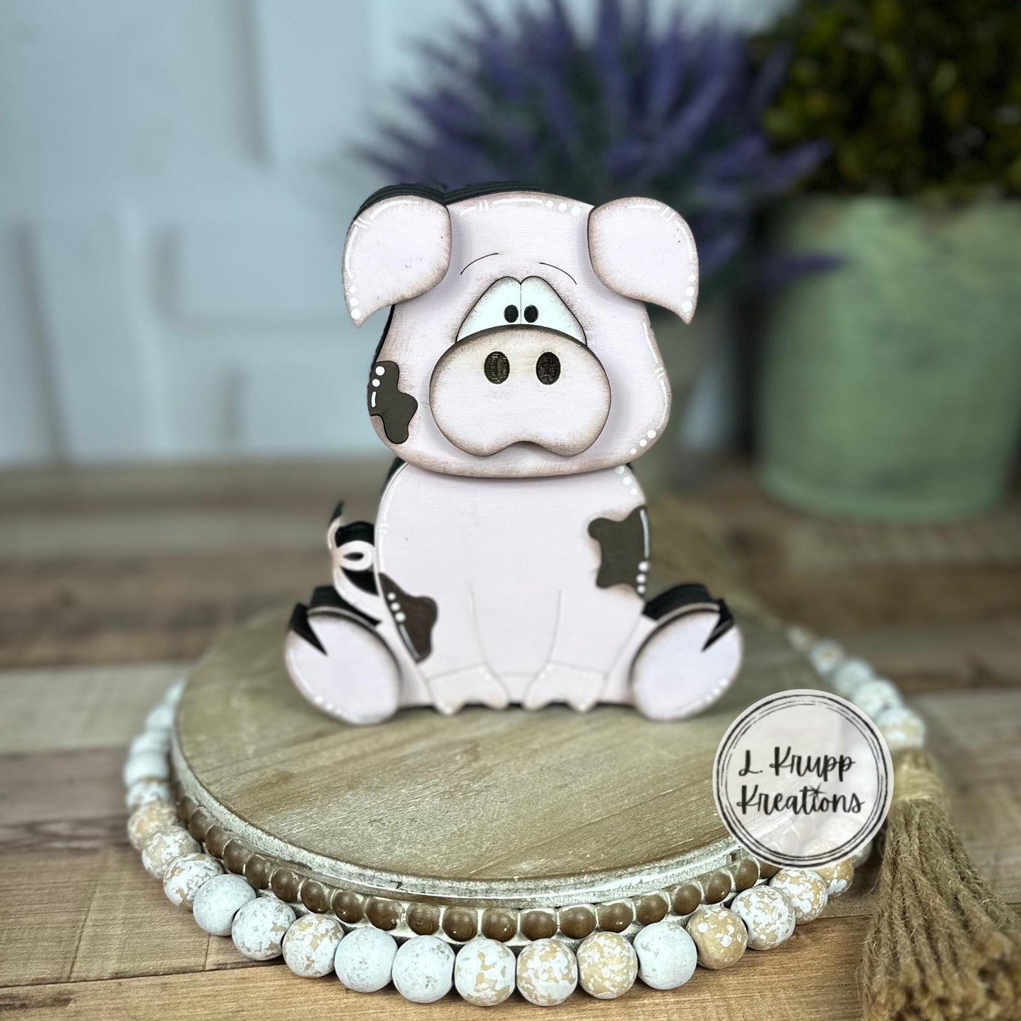 Charming Hand-Painted Farmhouse Pig Decor - A Perfect Tiered Tray Companion