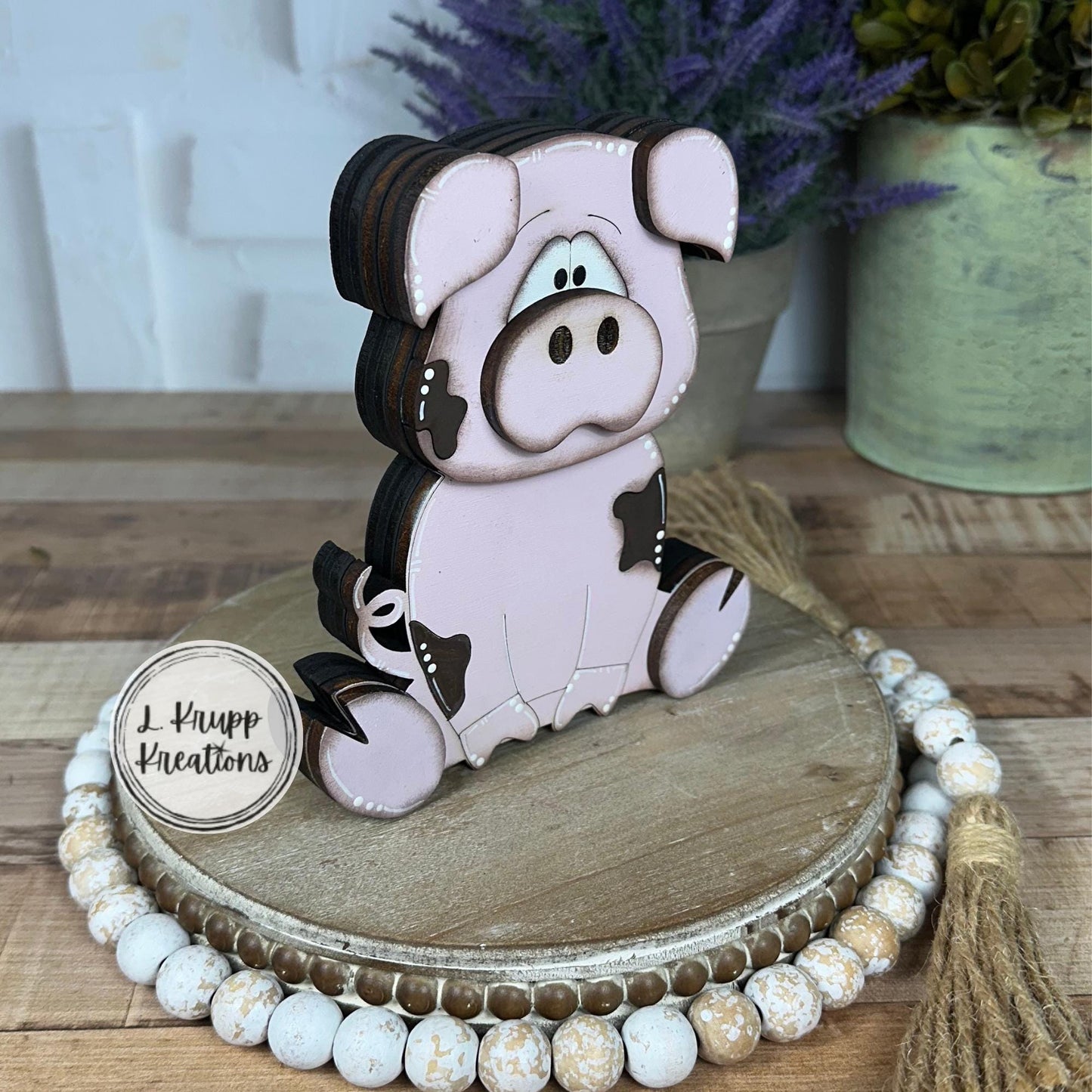 Charming Hand-Painted Farmhouse Pig Decor - A Perfect Tiered Tray Companion