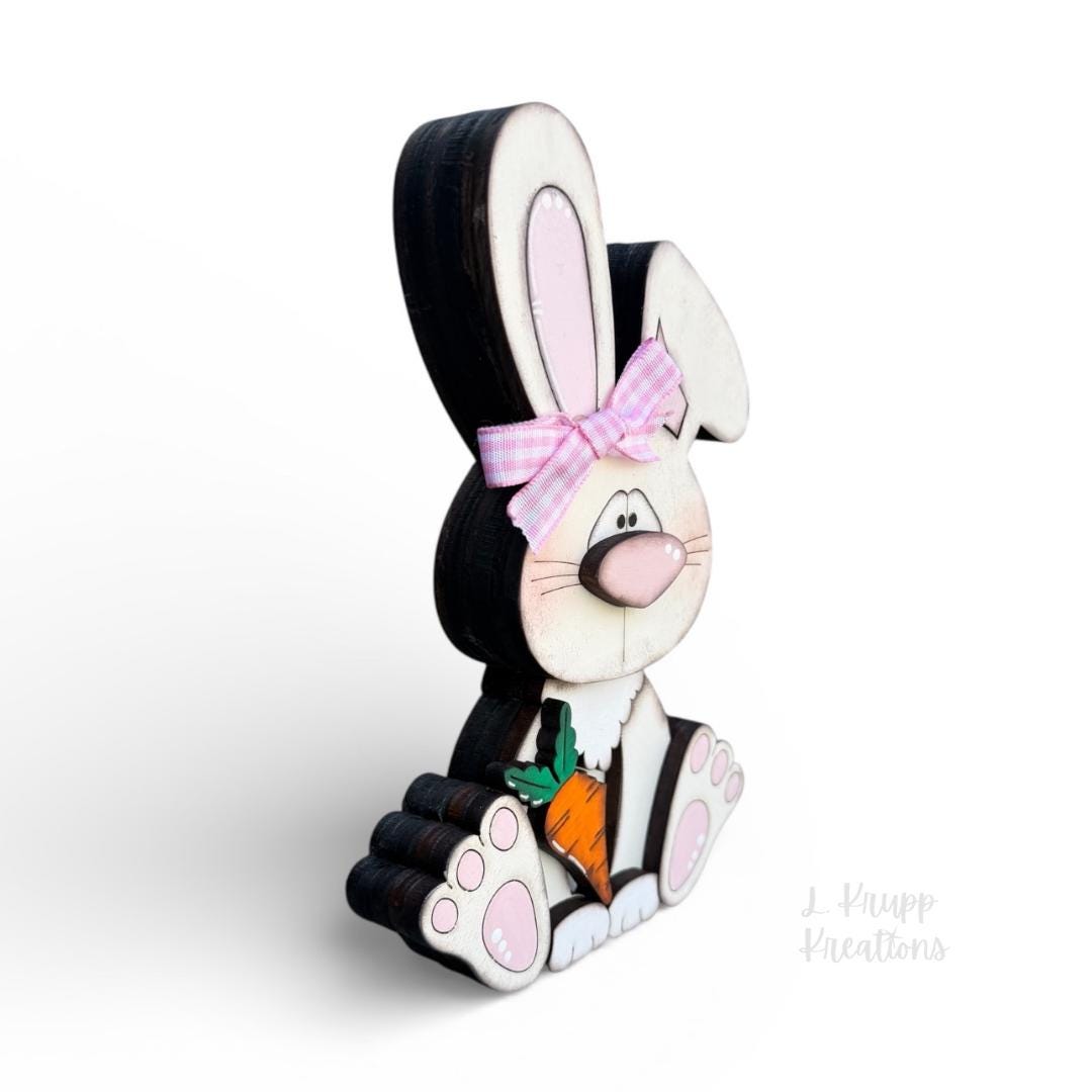 Handcrafted Wooden Bunnies Holding a Carrot - Charming Easter Accent