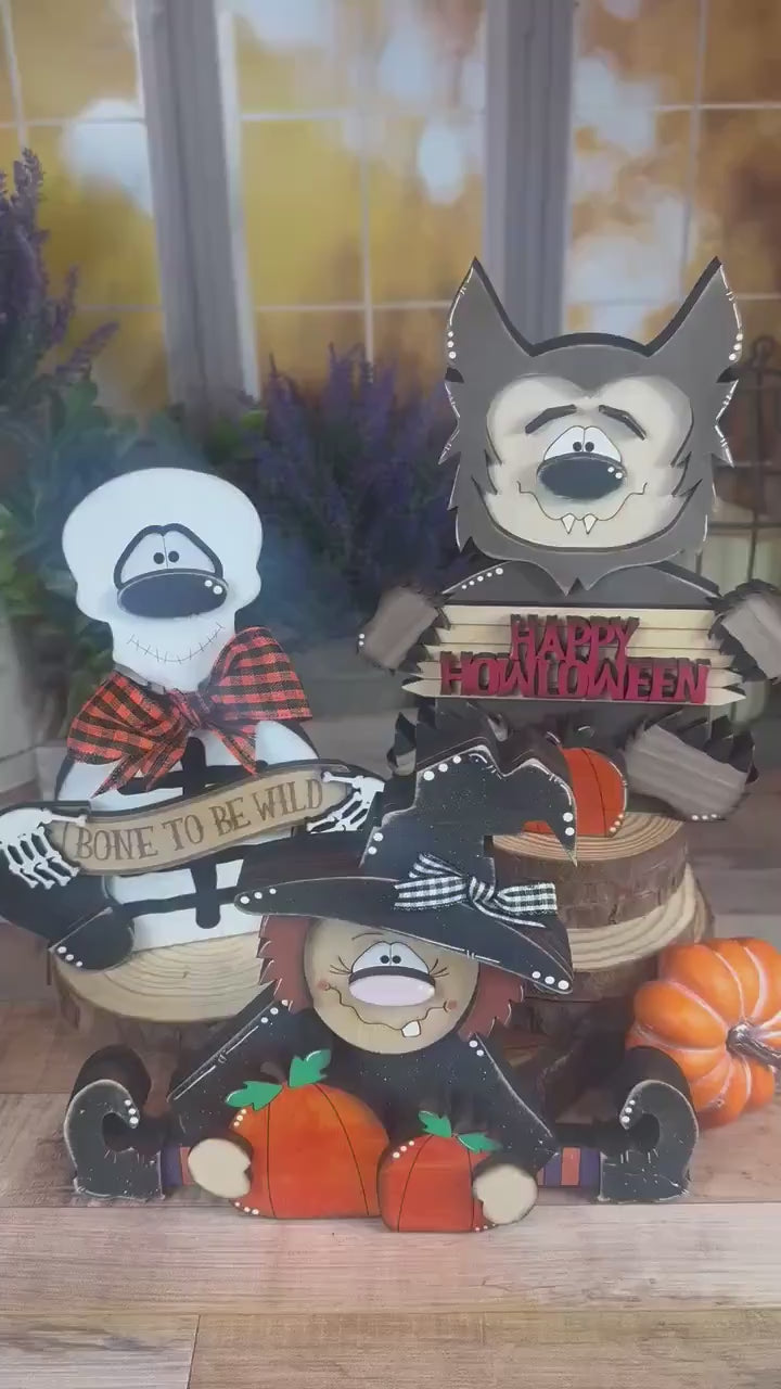 Rustic Howling at the Moon: Farmhouse Halloween Werewolf Decor